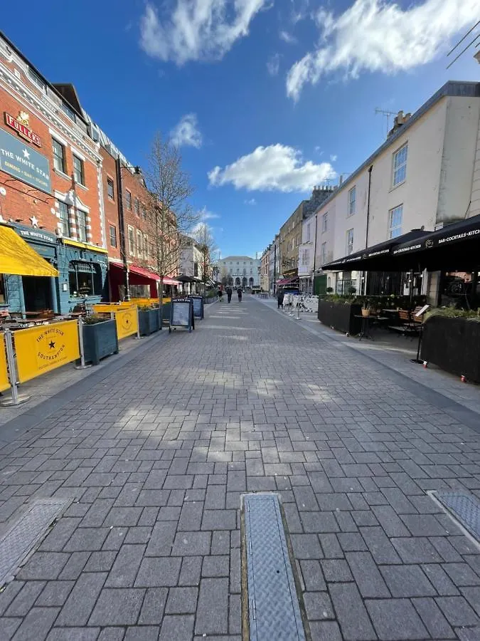 Oxford Street Stays Southampton